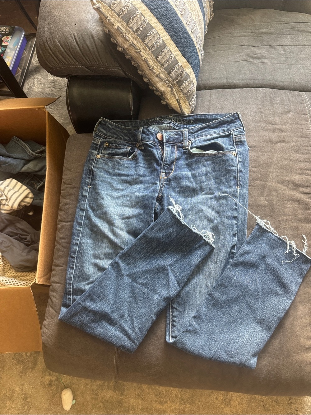 American Eagle Outfitters Distressed Dark Blue Ankle Jeans